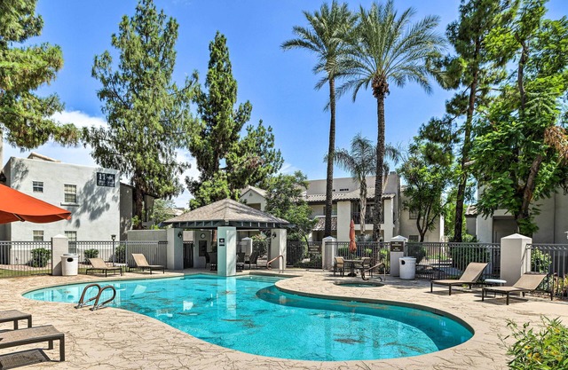 Bright Scottsdale Condo w/ Patio: 8 Mi to Old Town