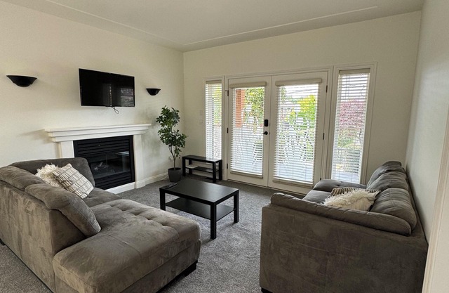 Bright Side Suite near beach!