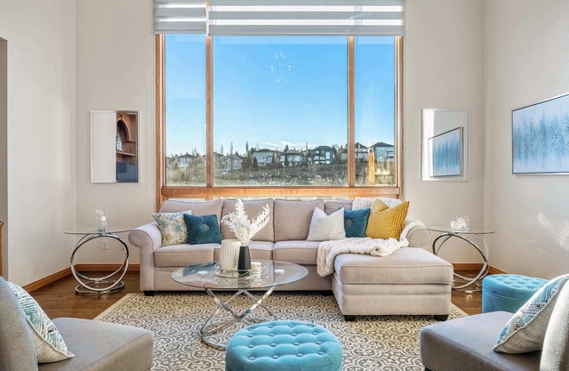 Bright & Spacious 5-BR w/ Ravine Views in Edgemont