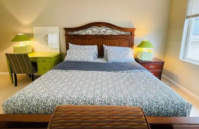 Bright, Spacious and Convenient With AC