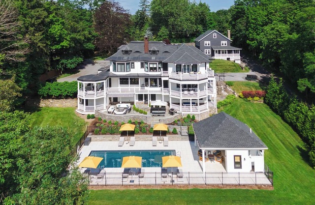 Bright & Spacious Hudson Valley Home with Pool