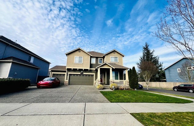 BRIGHT & SPACIOUS MODERN HOUSE WITH GORGEOUS LANDSCAPE + AC SEATTLE