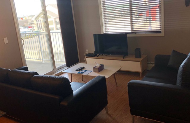 Bright Stony Plain 2Bed 2Bath von Westview