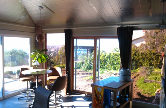 Bright studio guesthouse with panoramic views