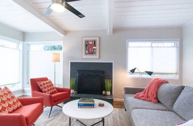 Bright, Stylish Home in Central NE Richmond Location, Close to Berkeley