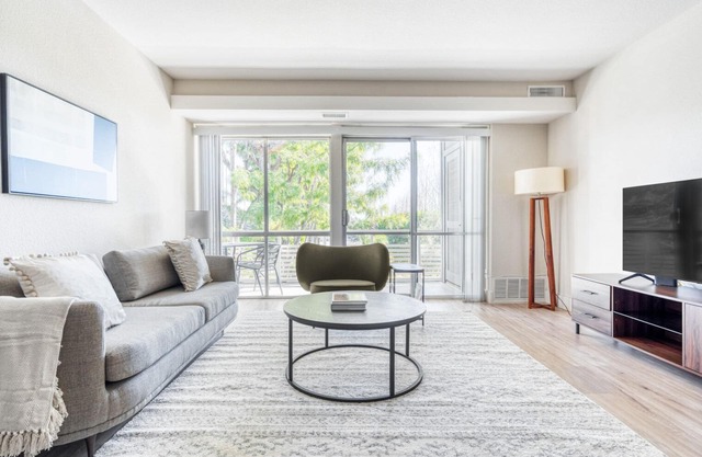 Bright Sunnyvale 1BR w/ Pool, Gym, & BBQ, close to shops, by Blueground