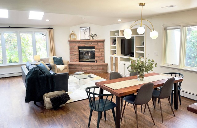Bright & Tranquil Chautauqua 3 Bedroom Home Close to CU and Hiking Trails.