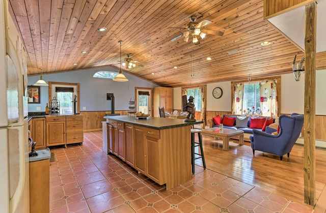 Bright Tucked-away Cabin w/ Furnished Deck + Grill