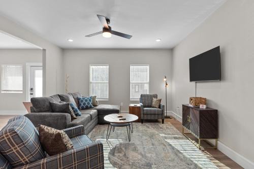 Bright Urban Comfort | JZ Vacation Rentals