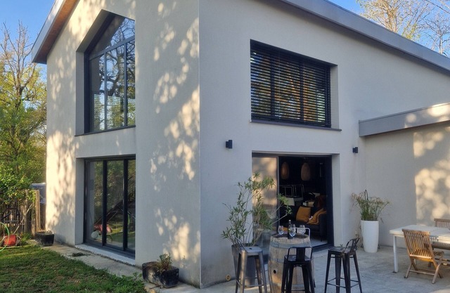 Bright villa+ studio