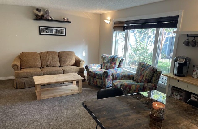 Bright walkout suite in the beautiful community of Suntree.
