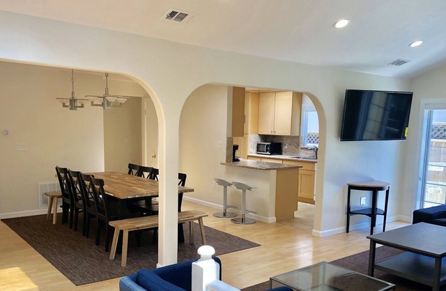Helles ganzes Haus 6br / 2ba Wifi Parkplatz SFO 8 min