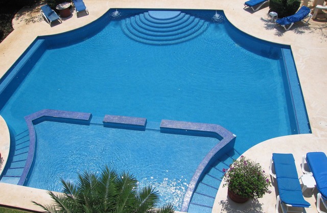 Hell renovierte Penthouse Suite in bester Lage!