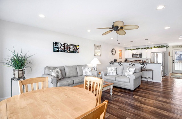 Bring deinen Badeanzug! $$ Reduzierter Wochentag $$ Preise Free10 x 30 Bootsbeleg!