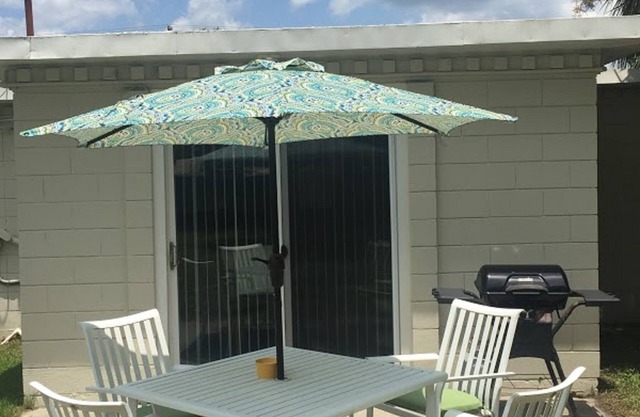 Bringen Sie Ihren besten Freund zum Strand - 2 Schlafzimmer, 1 Bad haustierfreundlicher Bungalow!