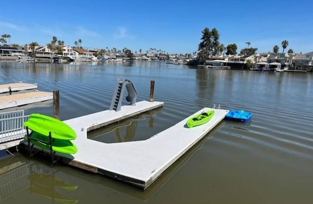 Bring your boat! Waterslide! Close to fast water!