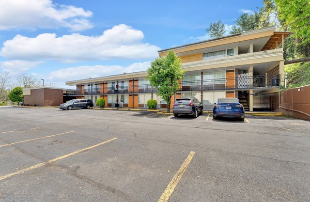 Days Inn by Wyndham Bristol Parkway
