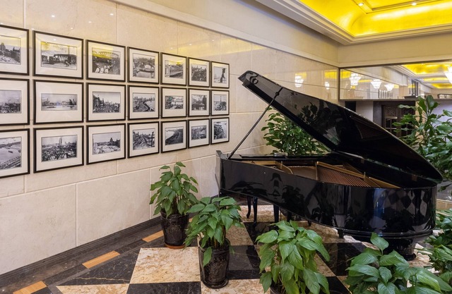 Broadway Mansions Hotel - On the Bund