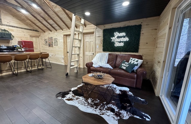 Brook Haven Retreat - Minutes to Mt. Snow / Stratton. Pet Friendly!