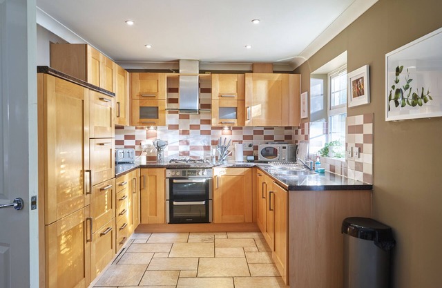 Brookbank Close