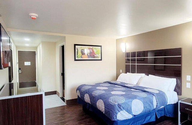 Brooklyn Broadway Hotel