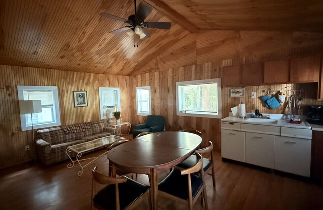 Brookside Cottages and Resort Freedom Cottage