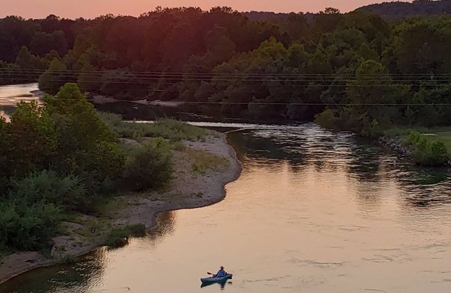 Brookstone on Current River w/ Private Gravel Bar No Cleaning Fee
