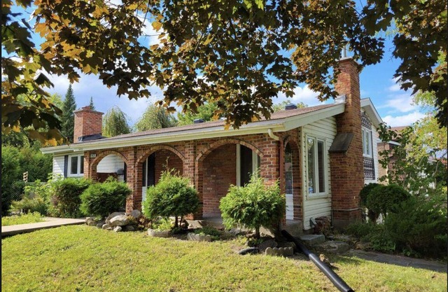 Brossard renovated house