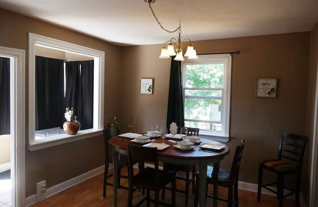 Brown Bear - Spacious 3 bedroom home w/ great deck