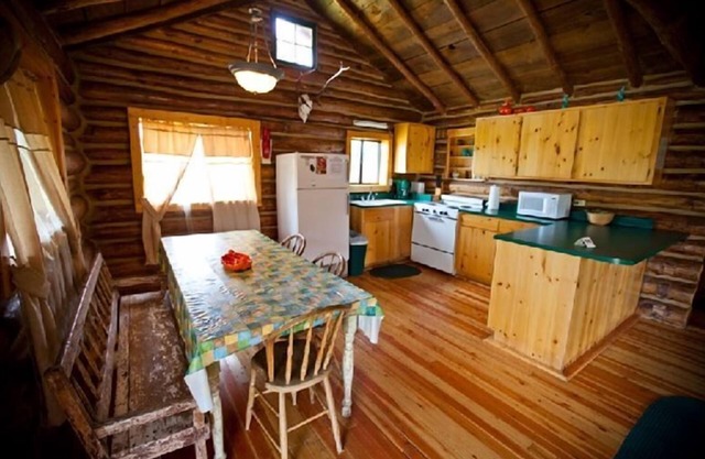 Browns Rustic Log Cabin Retreat