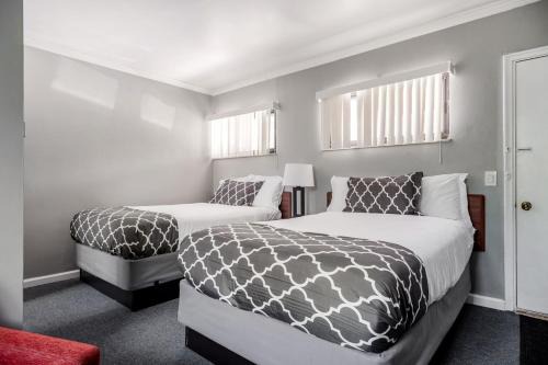 Browntown Room for 4: Comfort WiFi Parking