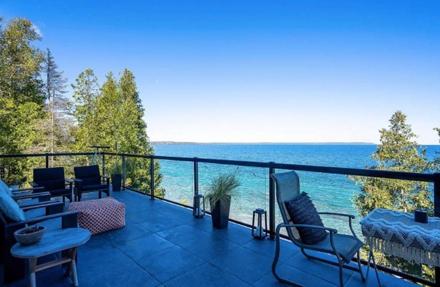 Bruce Peninsula Modern Luxury Waterfront Retreat