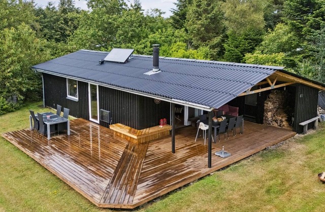 "Bruno" - 400m from the sea by Interhome