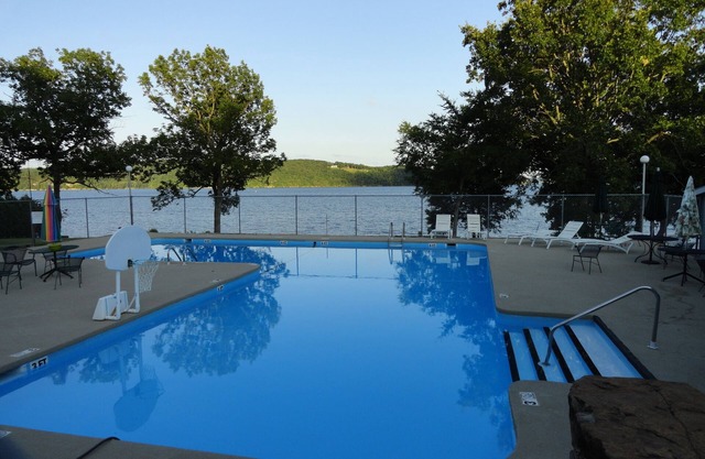 Haus am See mit Aussicht, gemütlich und abgelegen in Lost Bridge Village