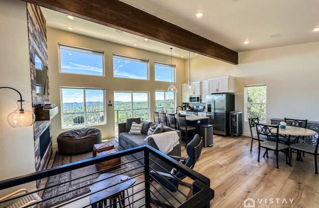 Bryce View Cabin - New Cabin with Amazing Views!