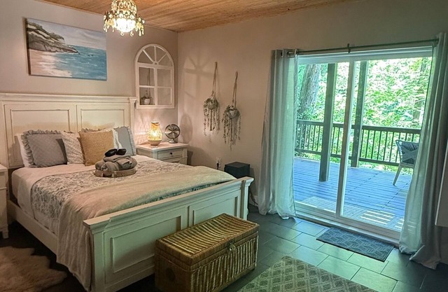 Buckeye Lake Canal Cottage