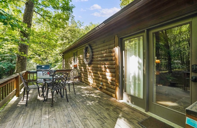 Buckeye Trail - @ Buckeye Trail, Relax in a Rocking Chair or Rollick in a Hot Tub!