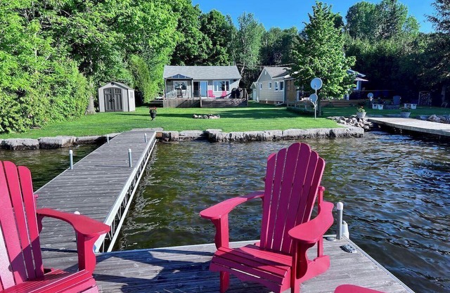 Buckhorn Lakeside Cottage