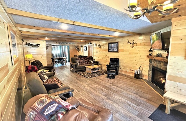Buckhorn Lodge Retreat | 3 Bed, 2 Bath