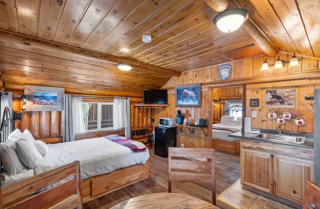Bucking Moose Elk Cabin (#12)