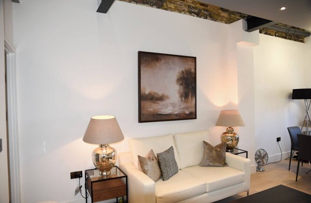 Buckingham Palace 2 bedroom 2 bathroom apartment