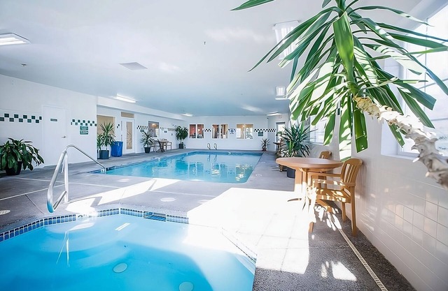Budget-Friendly Accommodation in Red Lion McMinnville! On-site Pool!