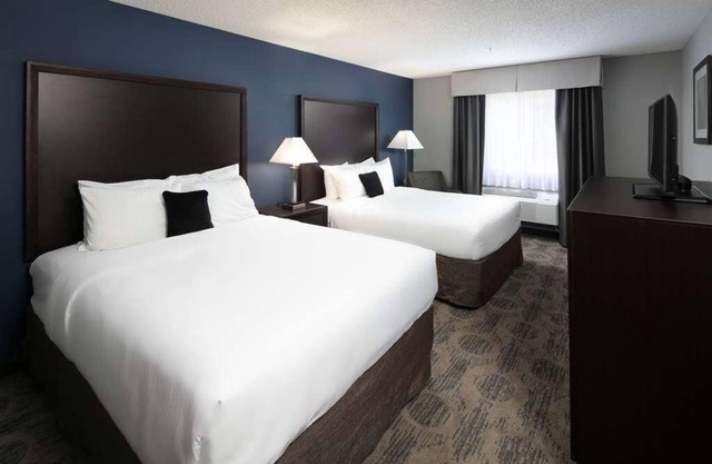 Budget-Friendly Accommodations with Free Parking, Wifi, and Pool