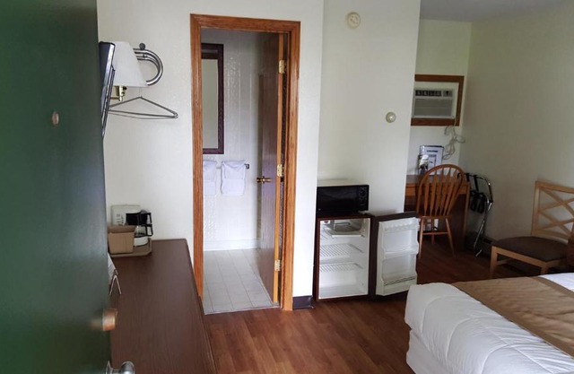 Budget Host Inn