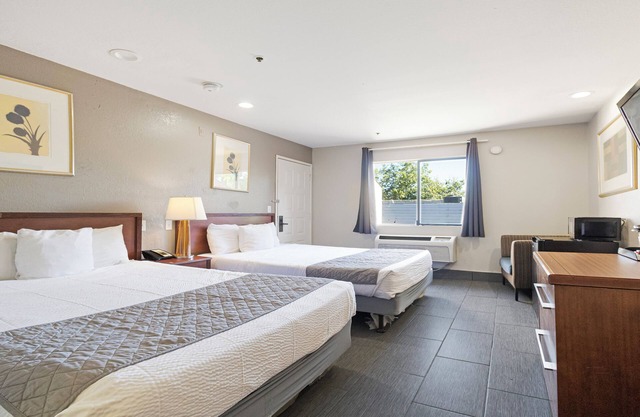 Budget Inn and Suites