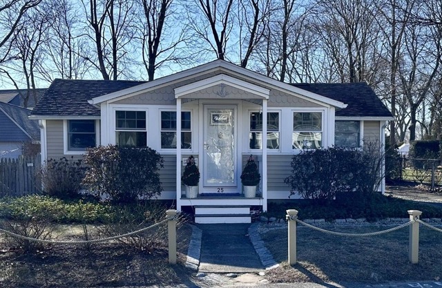 Buena Vista Cottage - Walk to 2 beaches!! - 15 mins to Newport