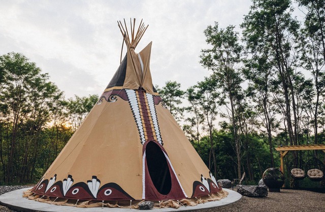 Buffalo Chief Hut