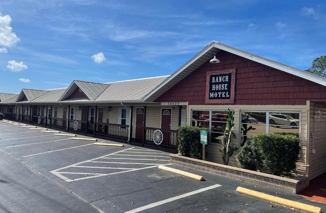 Buffalo Chip's Ranch House Motel