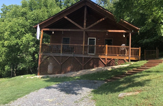 Buffalo Creek Log Cabin