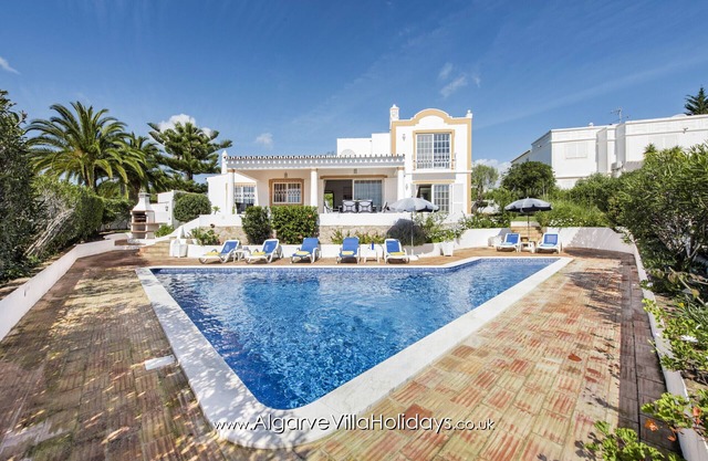 Buganvilia - Lovely 3 bedroom villa in Guia